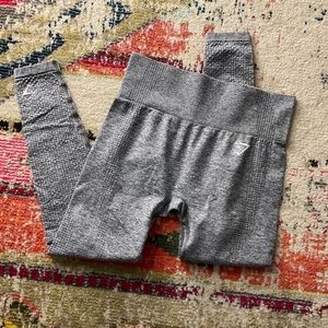 Grey Gym Shark leggings size M